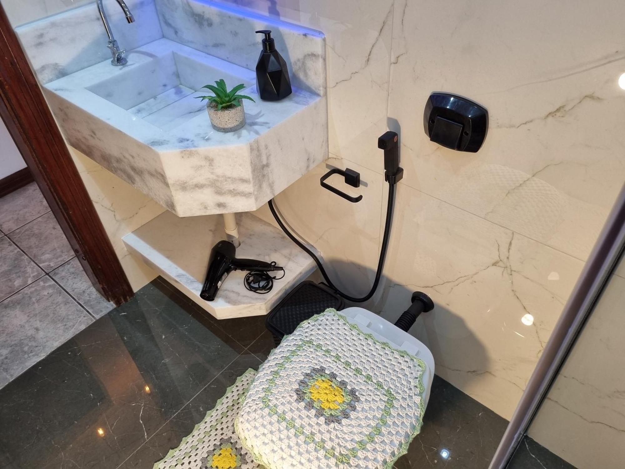Uma Quadra E Meia Do Mar Ar Wifi Smart Tv ايتابيما المظهر الخارجي الصورة